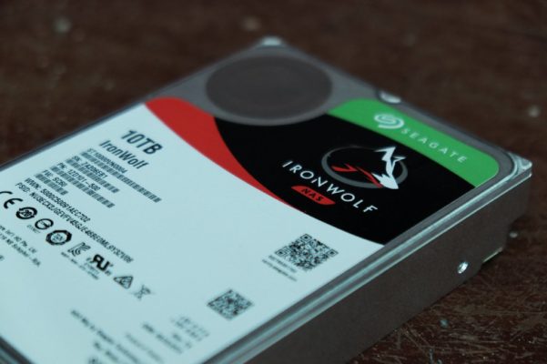 Seagate-Ironwolf-10TB-003