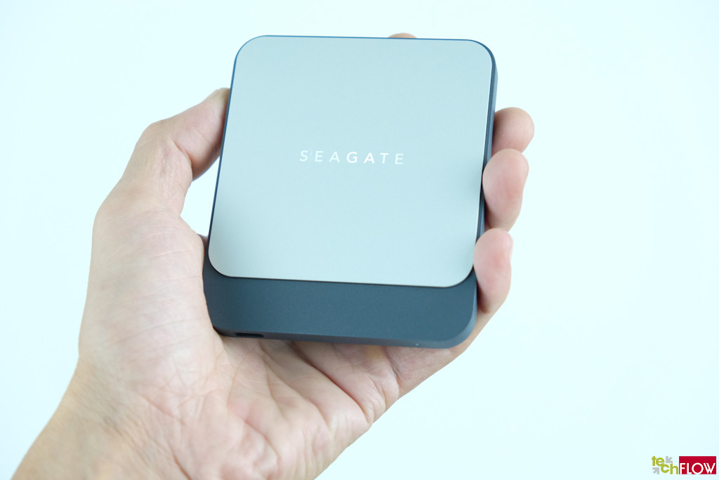 Seagate-Fast-SSD-250GB-017