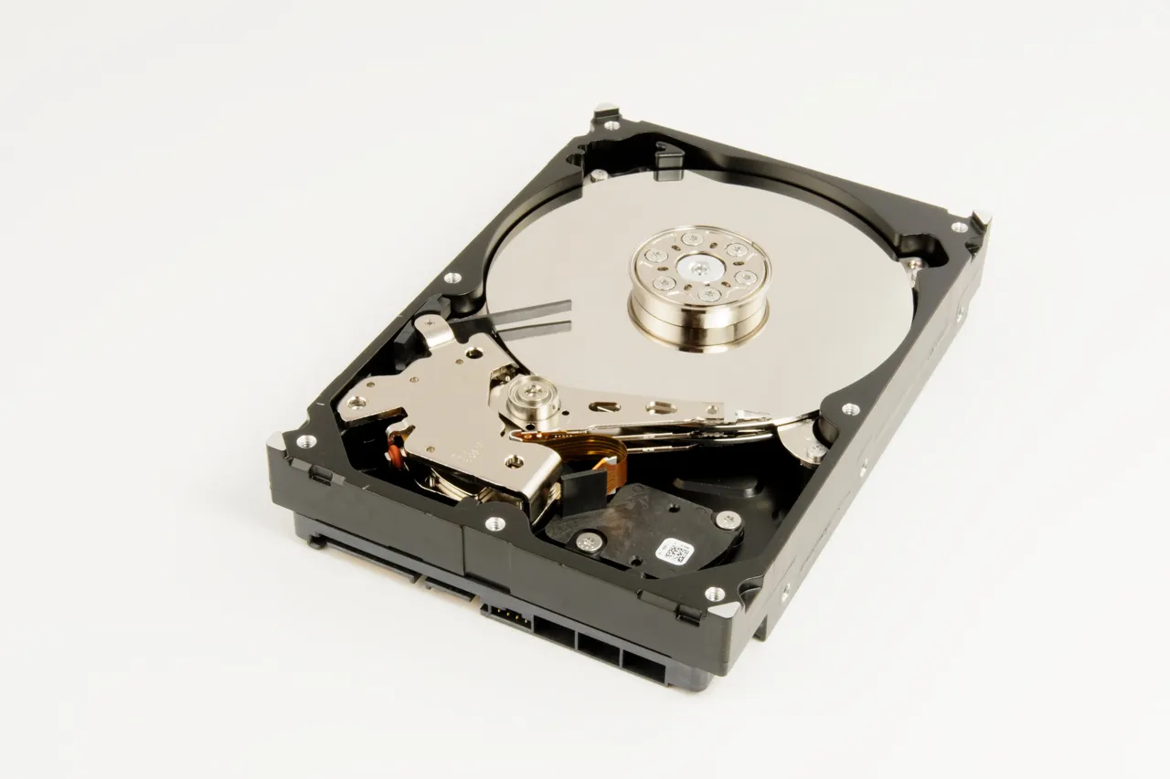 Hard disk drive