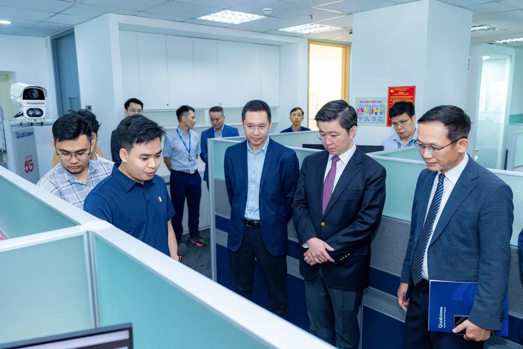 Mr. bui hoang phuong, vice minister of science and technology