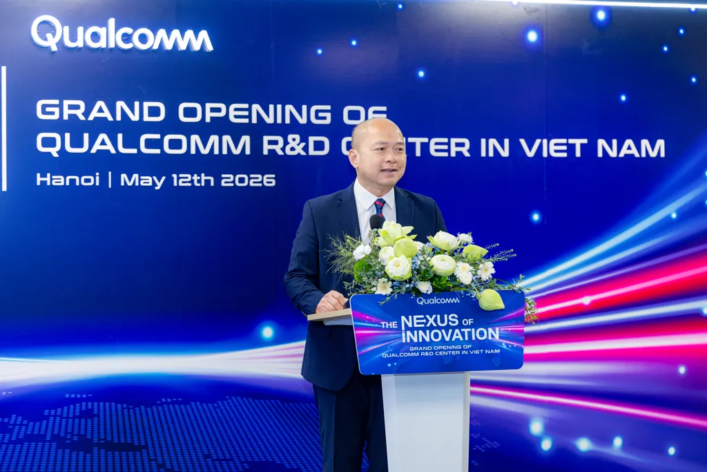 Mr. st liew, vp and president of qualcomm southeast asia, australia and new zealand, qualcomm cdma technologies asia pacific pte. ltd.