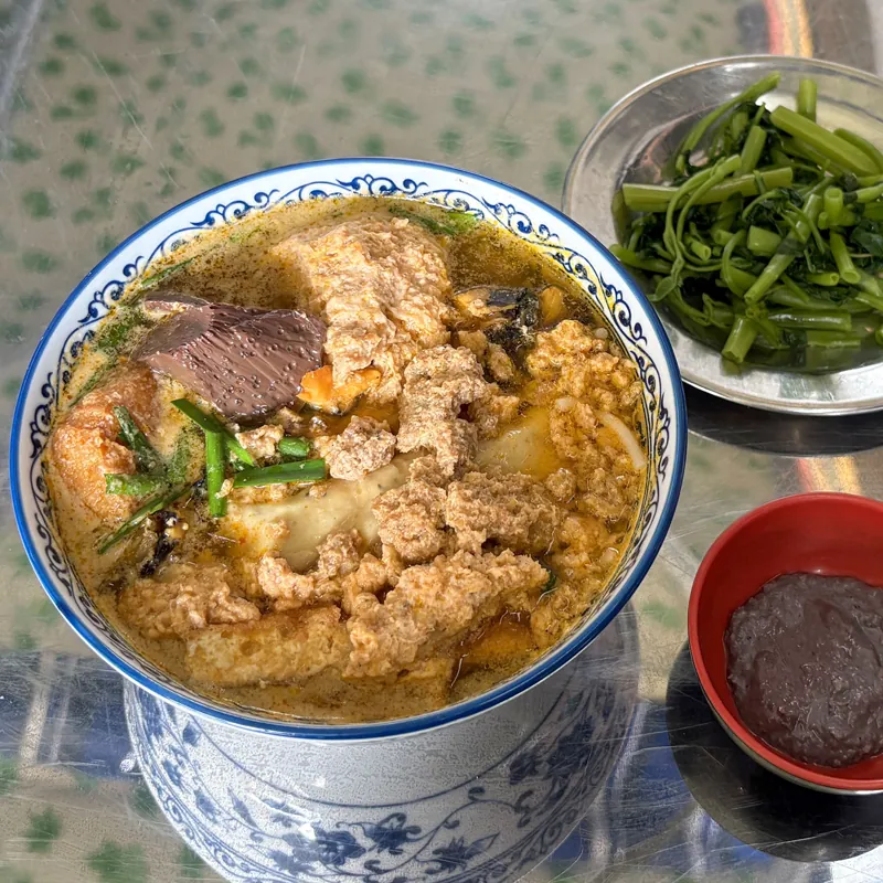 Bún Riêu Yến